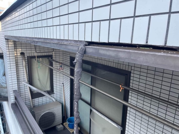 世田谷K様アパートコーキング撤去