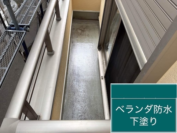 杉並区T様邸ベランダ下塗り